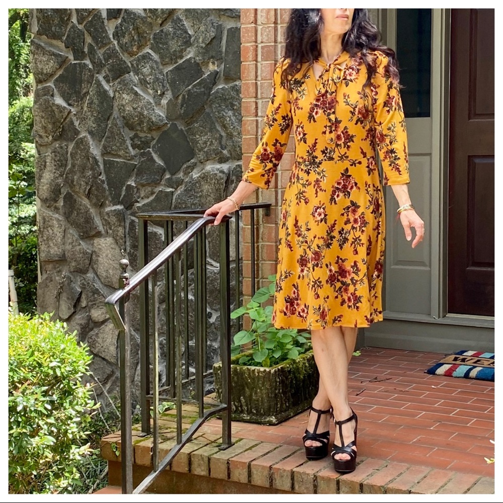 BEAUTIFUL MUSTARD FLORAL TIE NECK DRESS - Picture 10 of 11